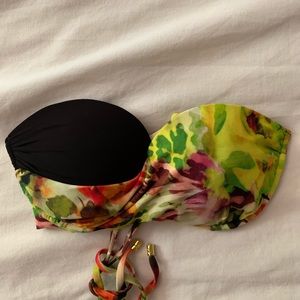NWOT Beach Bunny M padded bandeau floral Swim top